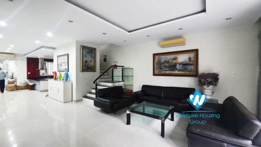 5 bedroom house for rent in Long Bien